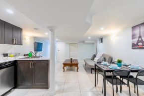 2BR Apt with Netflix - Near Trinity Bellwoods Park